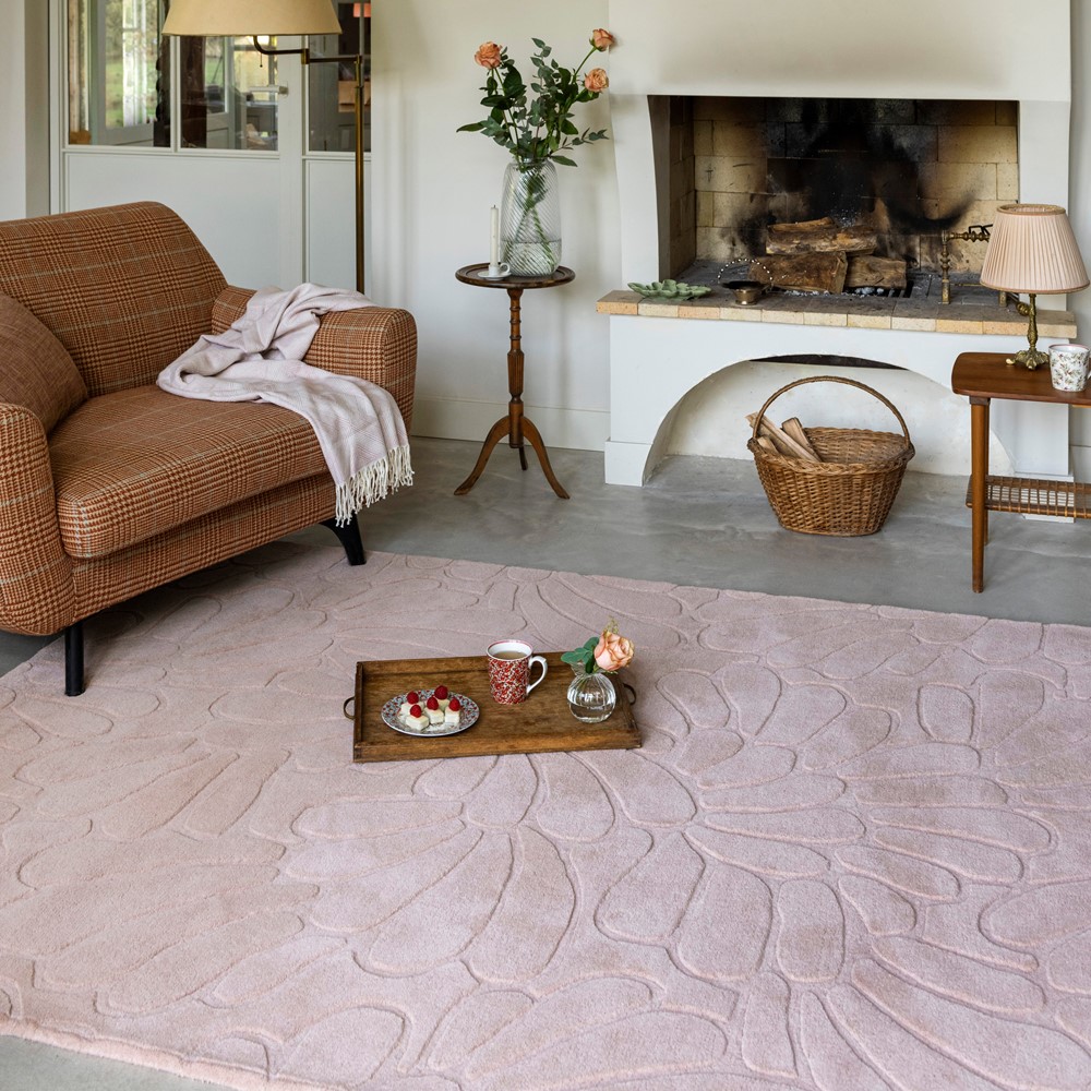 Coleby Petals Wool Rugs 078802 by Laura Ashley in Chalk Pink